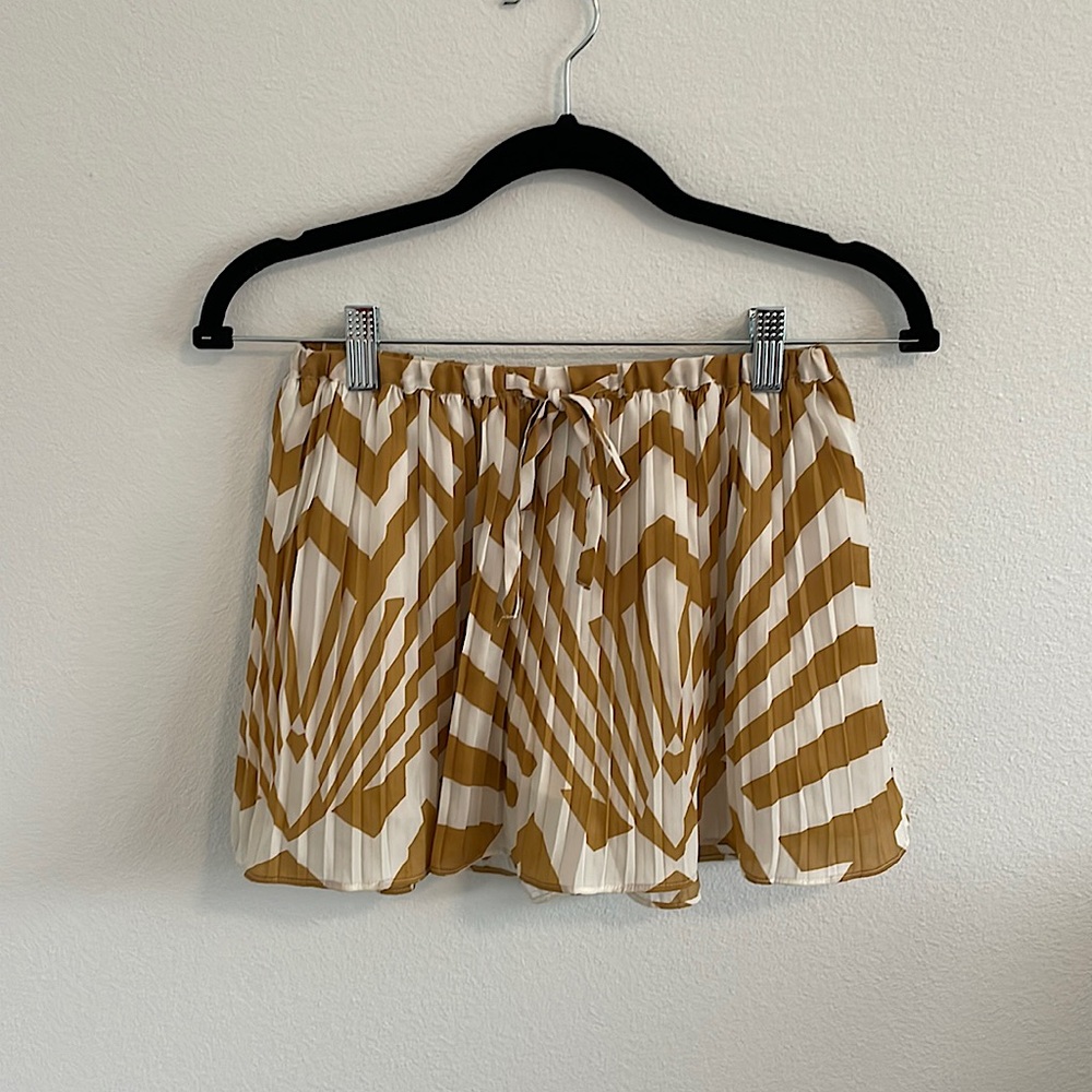 BB Dakota Pleated Skort